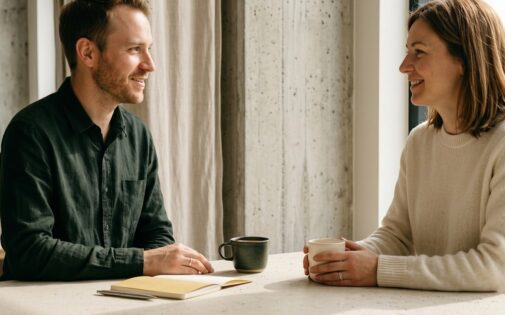 Erfolgreich mit Freelancern arbeiten: Diese Fragen sollten Auftraggeber im Kennenlerngespräch stellen.